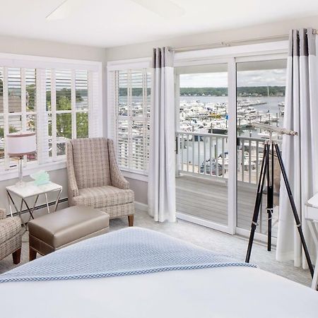 Inn At Harbor Hill Marina Niantic Bagian luar foto