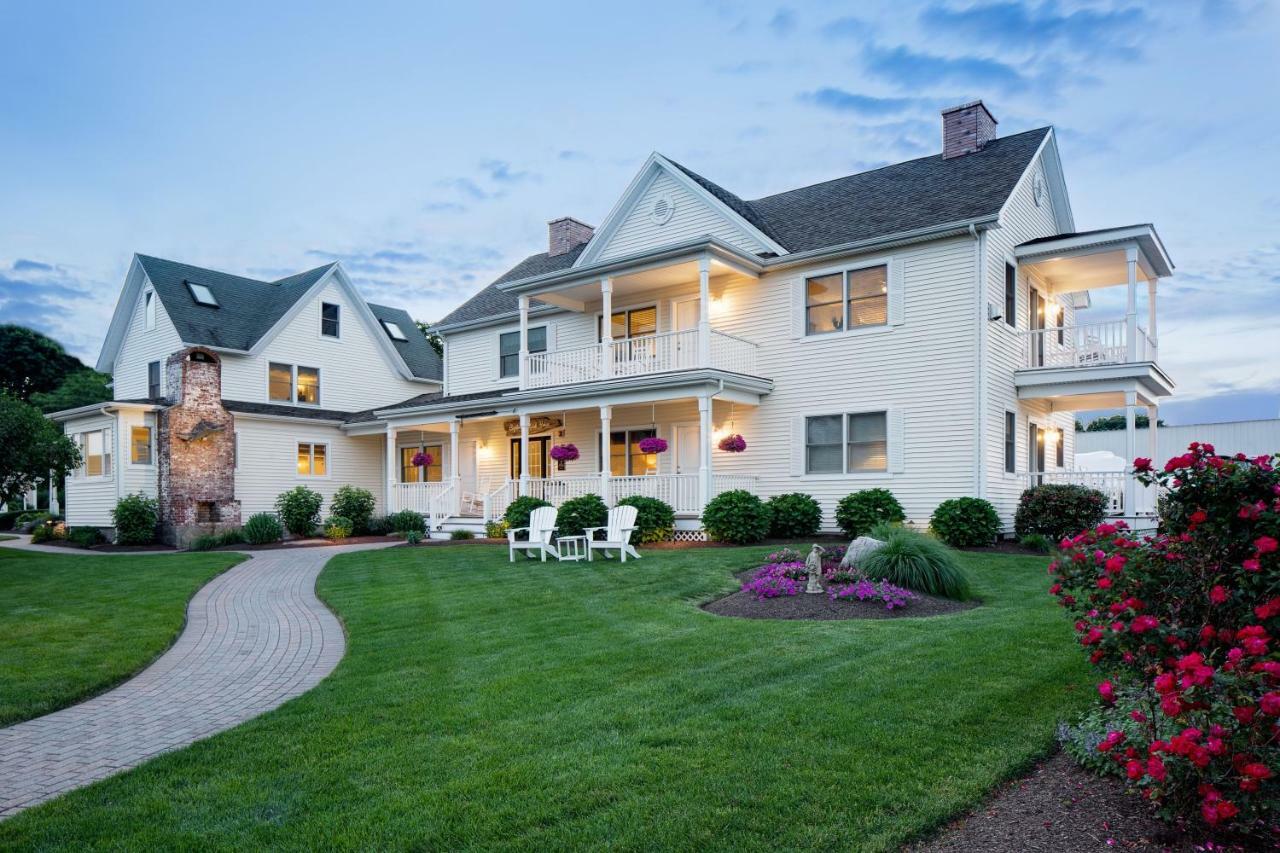 Inn At Harbor Hill Marina Niantic Bagian luar foto